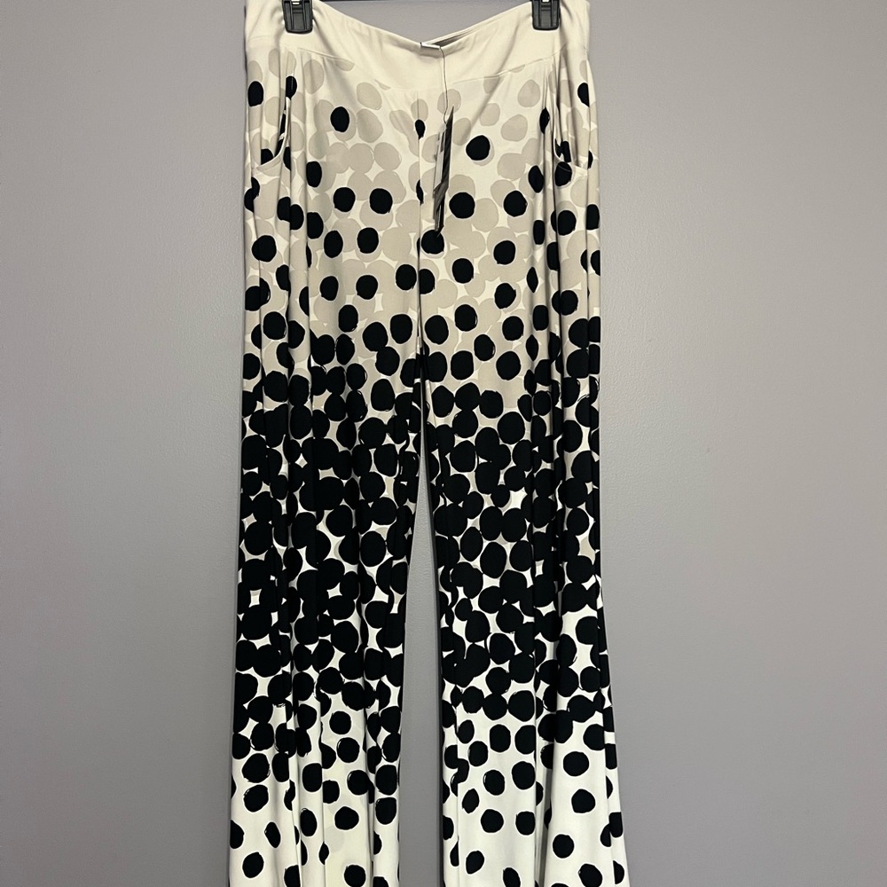 Fun flare pants with pockets